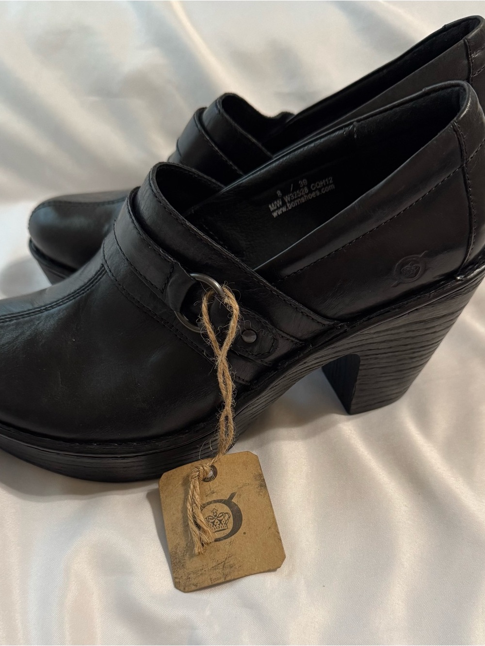 Born Women’s Black Leather Shoes Block Heel Slip-On Comfort NWT